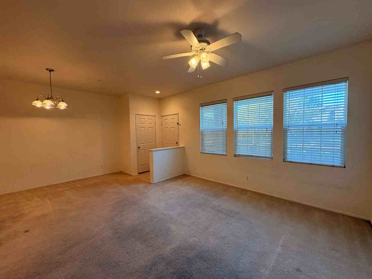 8123 W Preserve Loop - Photo 5 of 33