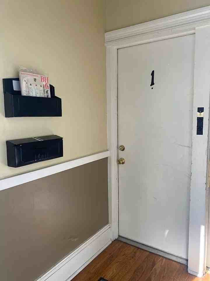 128 S West St - Photo 2 of 14