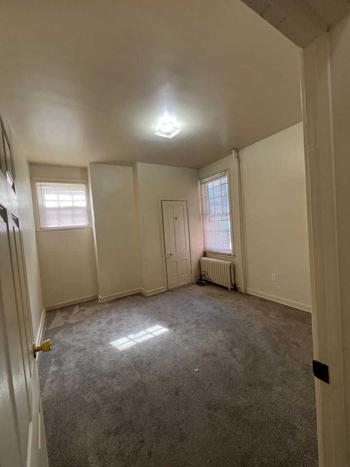 128 S West St - Photo 5 of 14