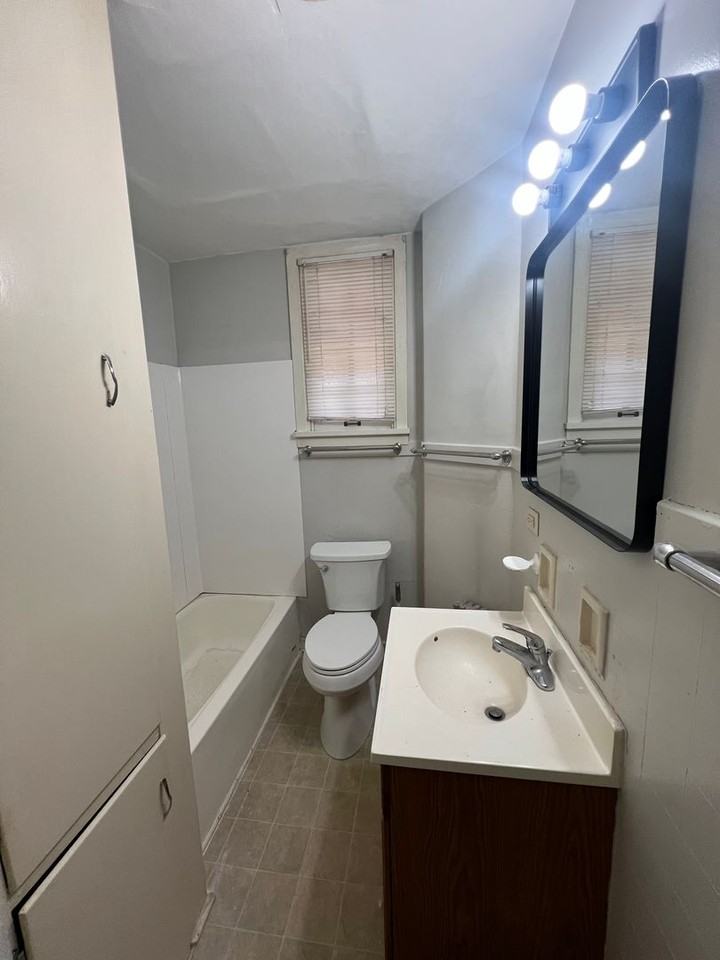 128 S West St - Photo 6 of 14