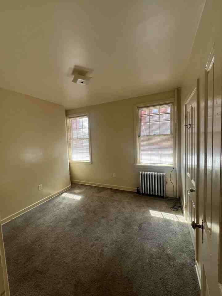 128 S West St - Photo 7 of 14