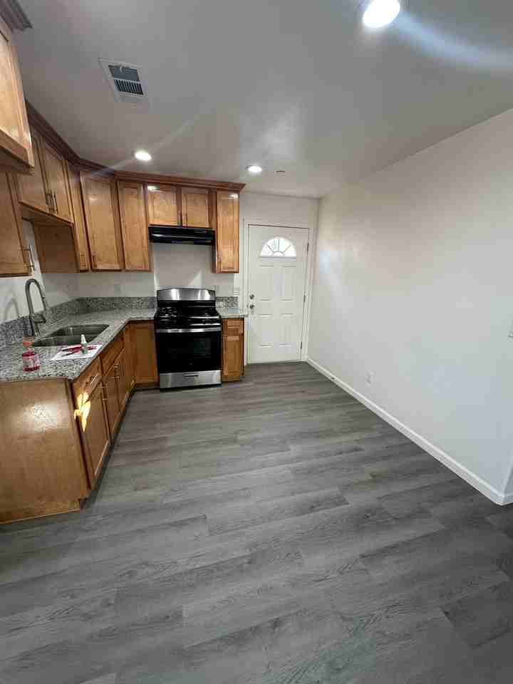 720 Beverly Drive - Photo 3 of 11