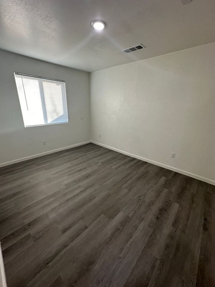 720 Beverly Drive - Photo 7 of 11