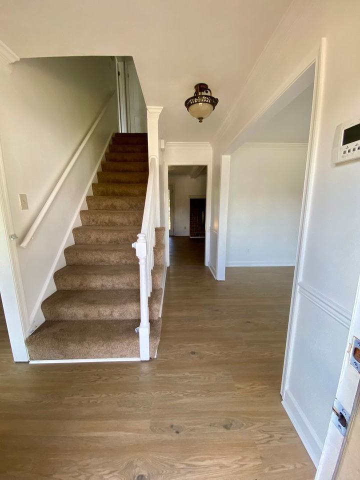 1005 Sullins Ct - Photo 2 of 28