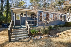 featured image of 1175 Lakeview Dr