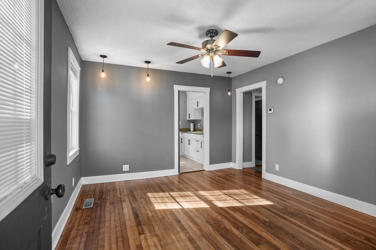 1175 Lakeview Dr - Photo 2 of 37