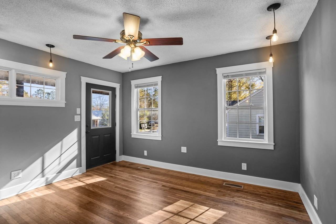 1175 Lakeview Dr - Photo 3 of 37