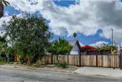 b10436 - Photo 1 of 1