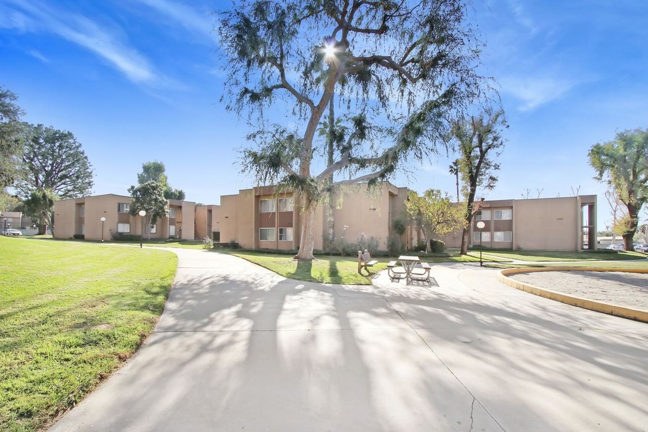 Springbrook Park Apartments - Photo 3 of 40