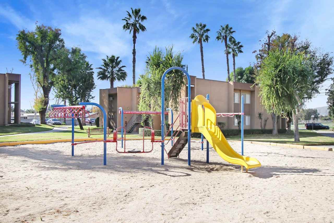 Springbrook Park Apartments - Photo 4 of 40