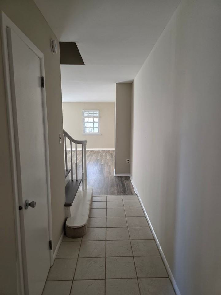 412 3rd St - Photo 4 of 46