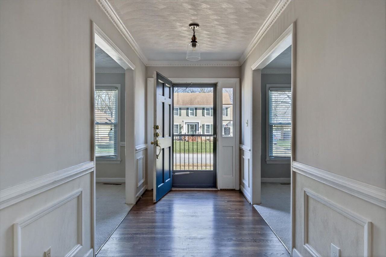 4741 Michaux Dr - Photo 5 of 39