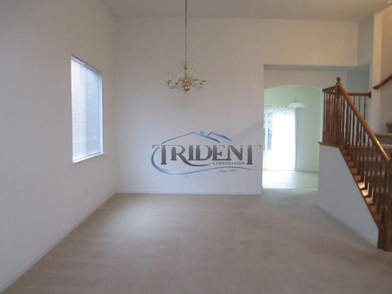 1683 Cobblestone Dr - Photo 4 of 25