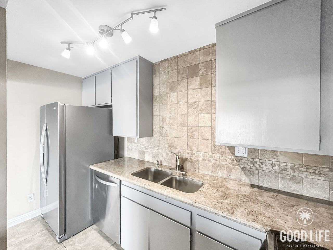 6811 Alvarado Rd - Photo 6 of 17