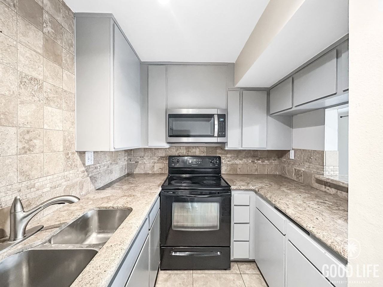 6811 Alvarado Rd - Photo 7 of 17