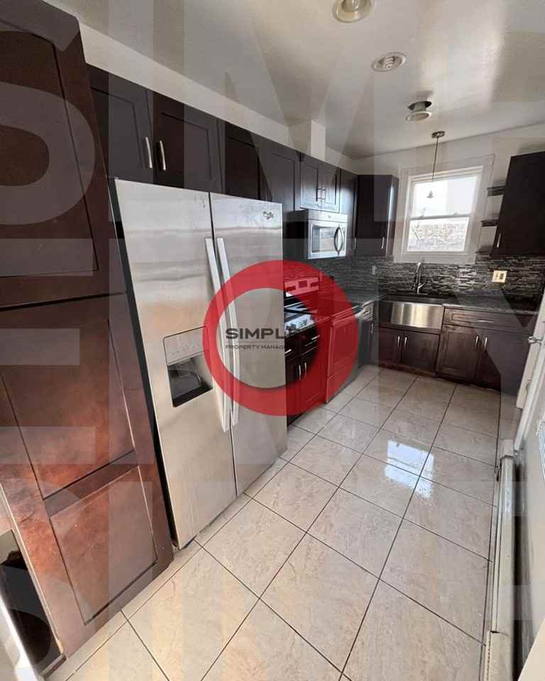 312 Miller St - Photo 3 of 8