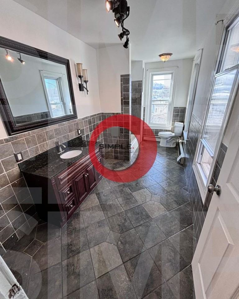 312 Miller St - Photo 4 of 8