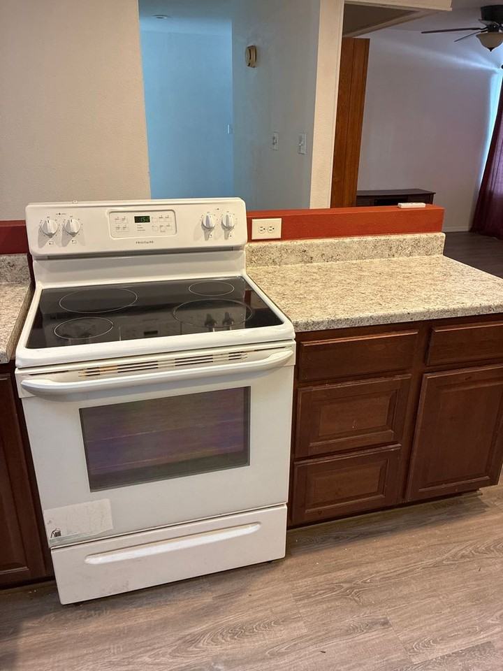 8108 Eddy Ave Ne - Photo 5 of 11