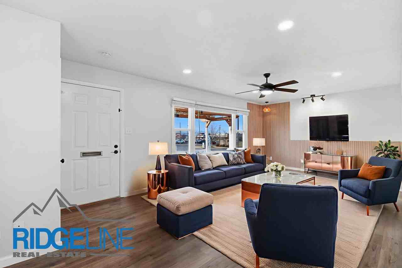 2613 9th Ave S - Photo 2 of 19