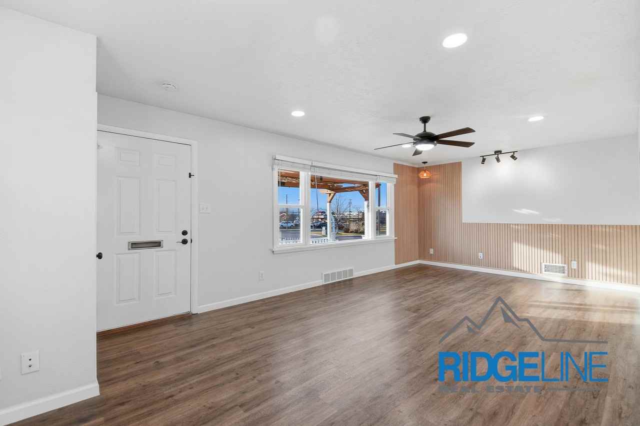 2613 9th Ave S - Photo 3 of 19