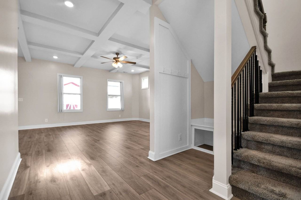 225 King Rd - Photo 2 of 20