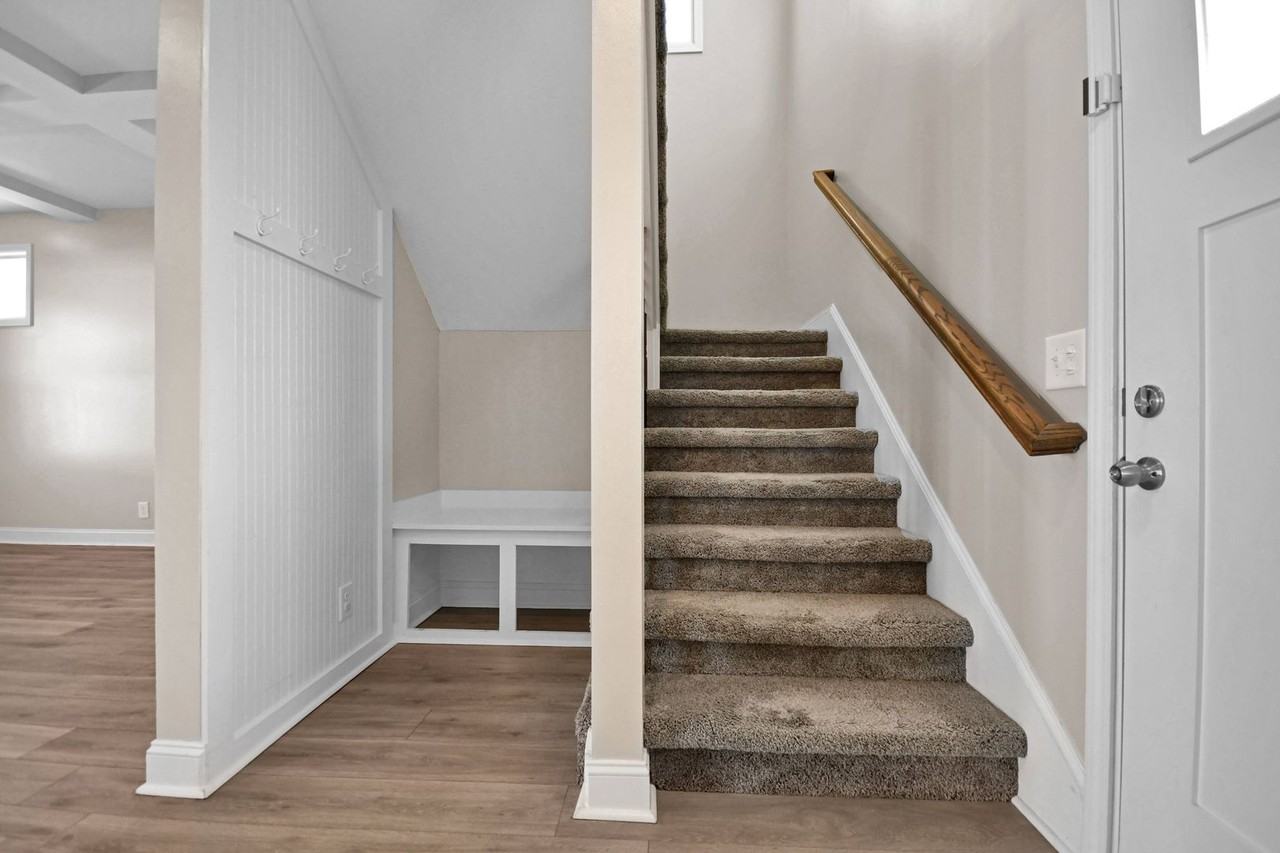 225 King Rd - Photo 3 of 20