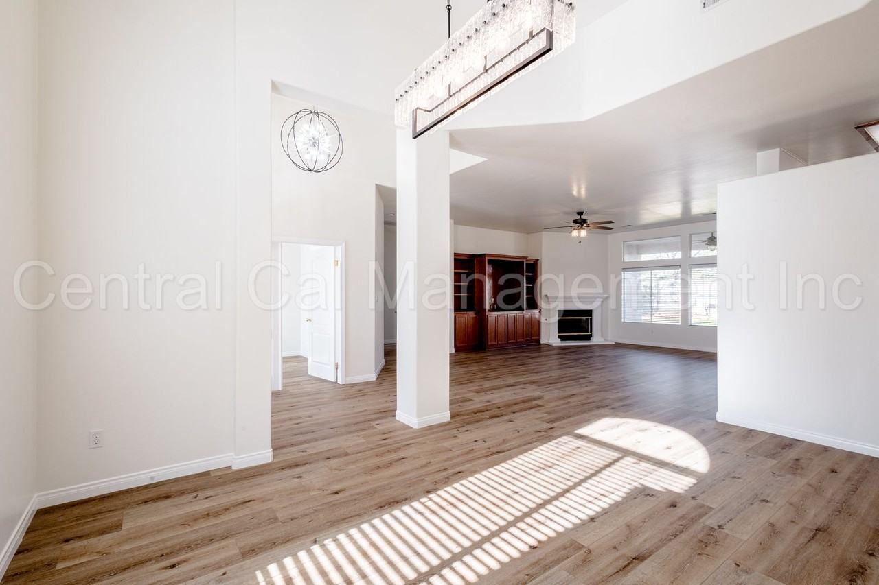 8614 Exodus Ln - Photo 4 of 31