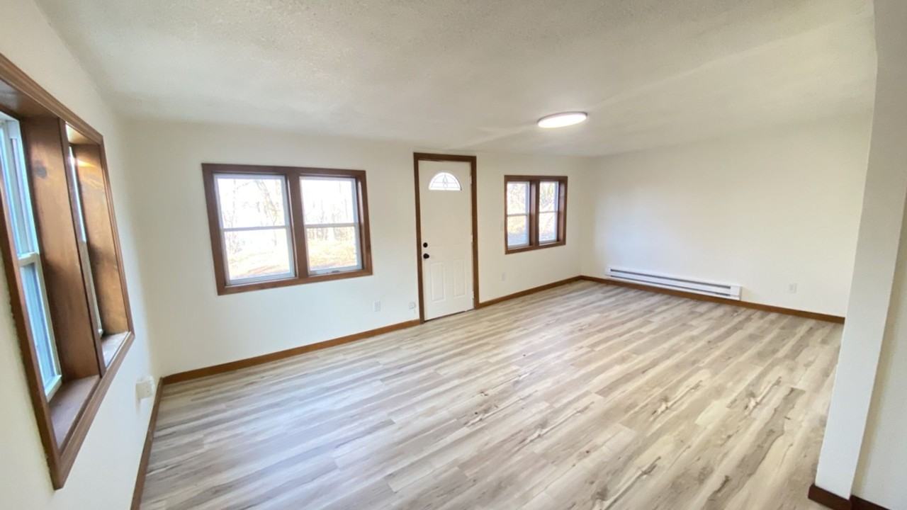 7755 Woodland Rd - Photo 3 of 14