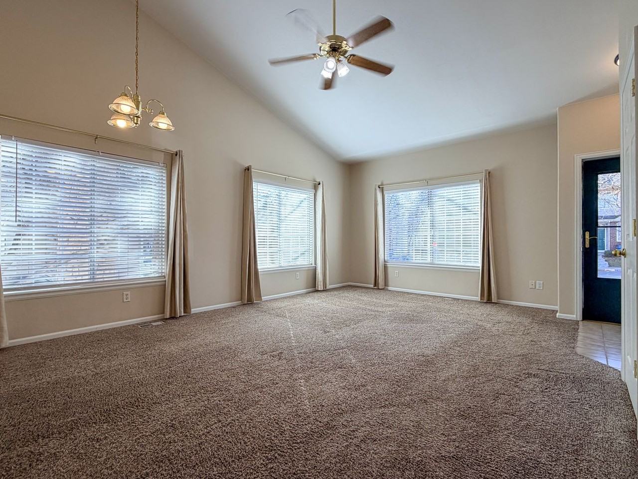 9647 W Chatfield Ave - Photo 5 of 32