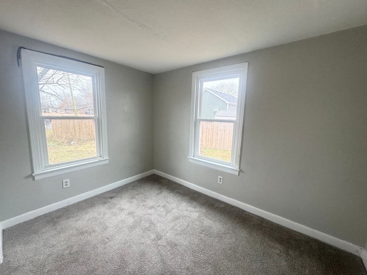 307 W Cypress St - Photo 3 of 10