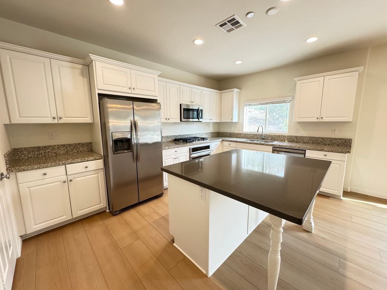 20455 Canaan Cir - Photo 2 of 37