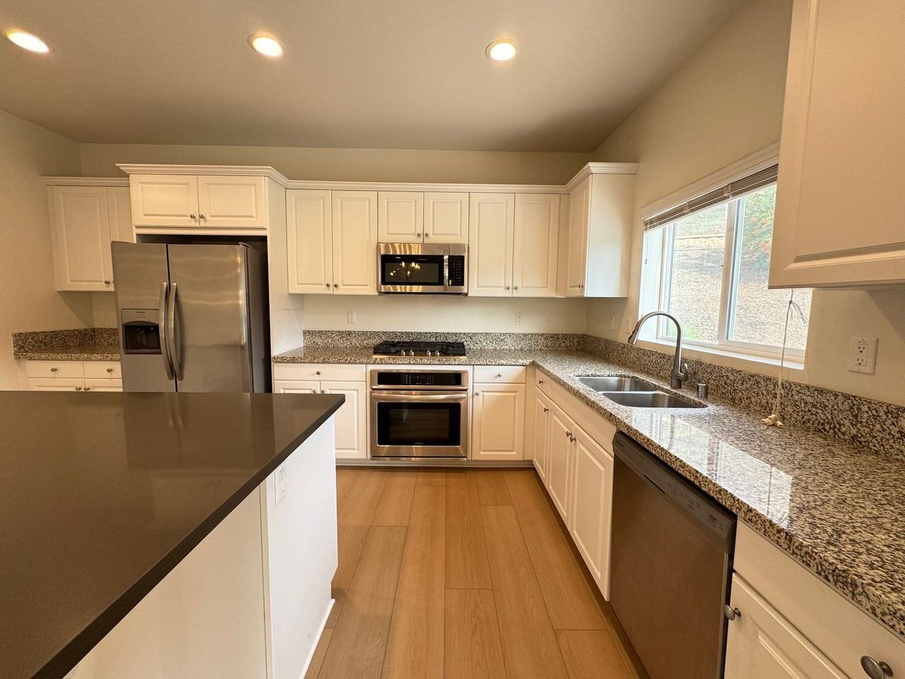 20455 Canaan Cir - Photo 3 of 37