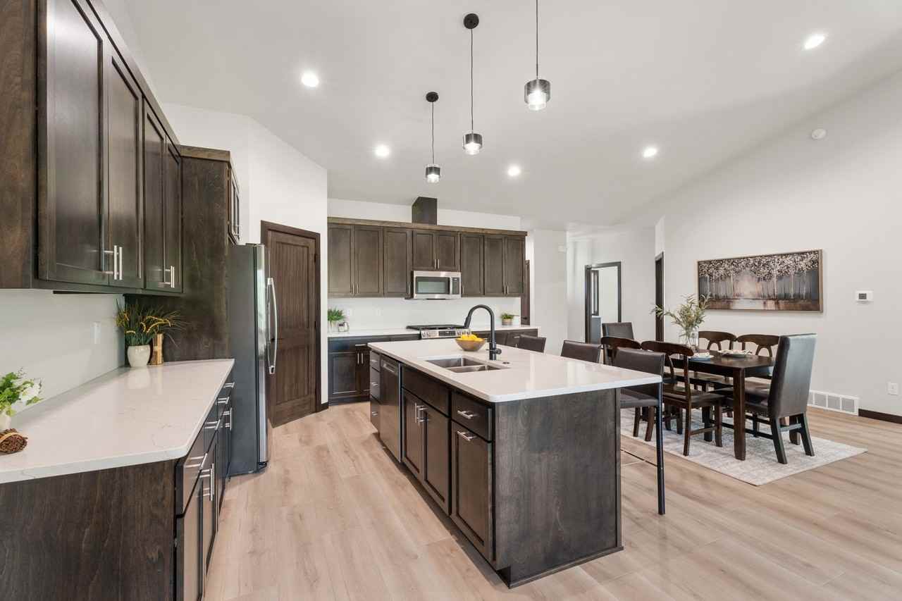 1115 S Foss Ave - Photo 6 of 28