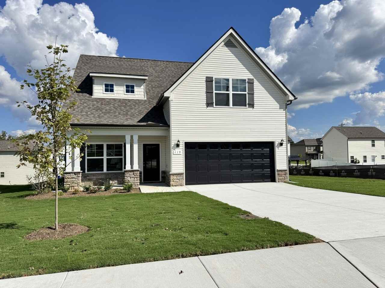 119 Millet St - Photo 2 of 28