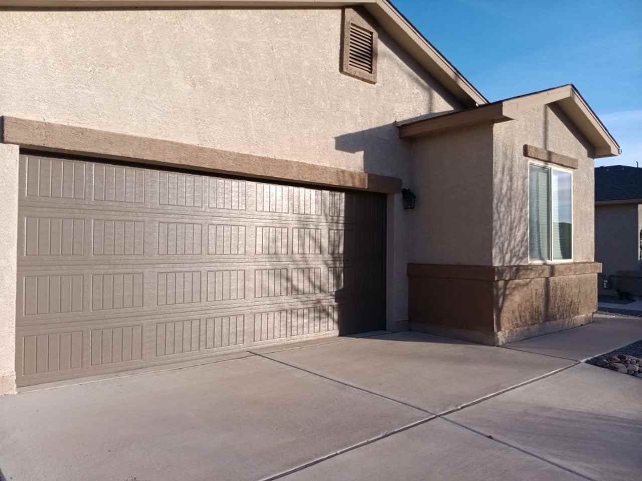 1170 Grace St Ne - Photo 2 of 21