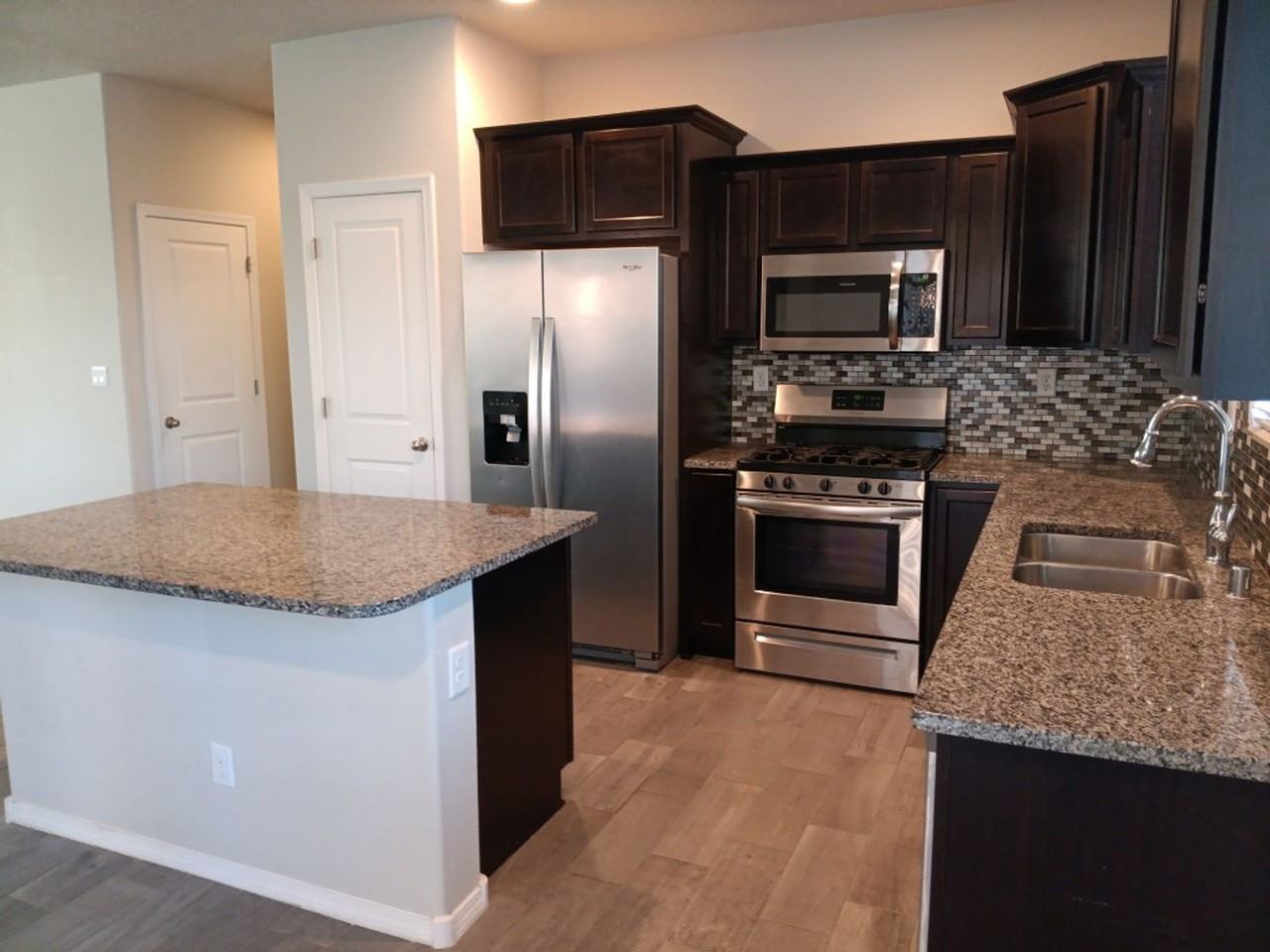 1170 Grace St Ne - Photo 5 of 21