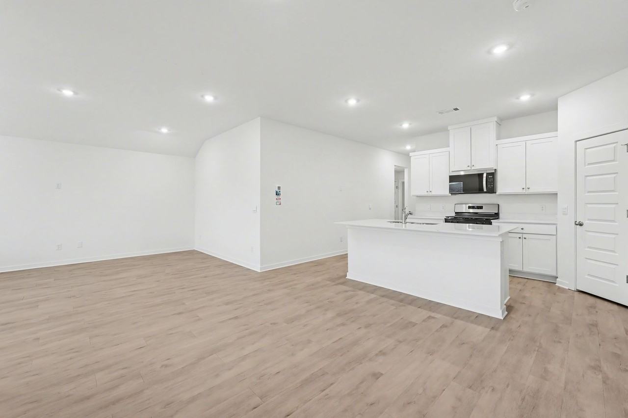 526 Colorado St - Photo 2 of 19