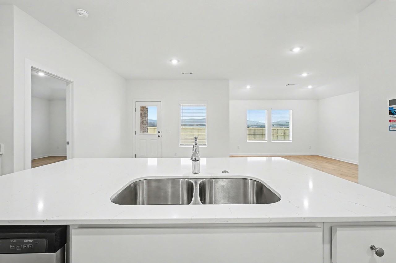 526 Colorado St - Photo 6 of 19