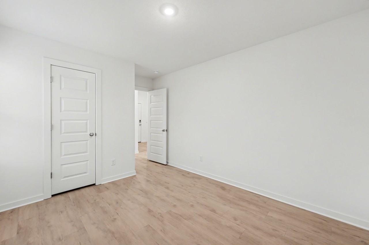 526 Colorado St - Photo 7 of 19