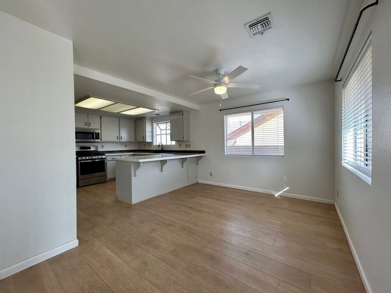 7451 Goleta Ave - Photo 7 of 34