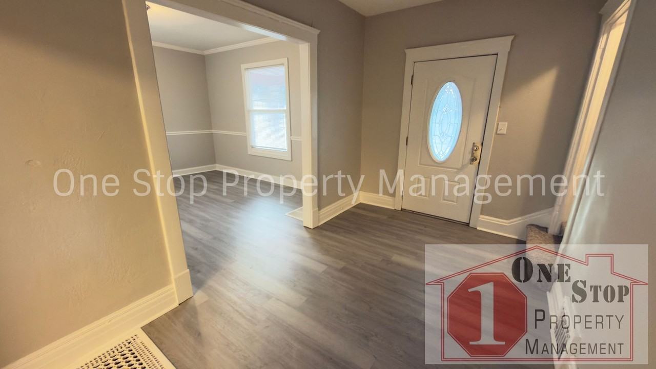 3427 Brooklyn Ave - Photo 3 of 20