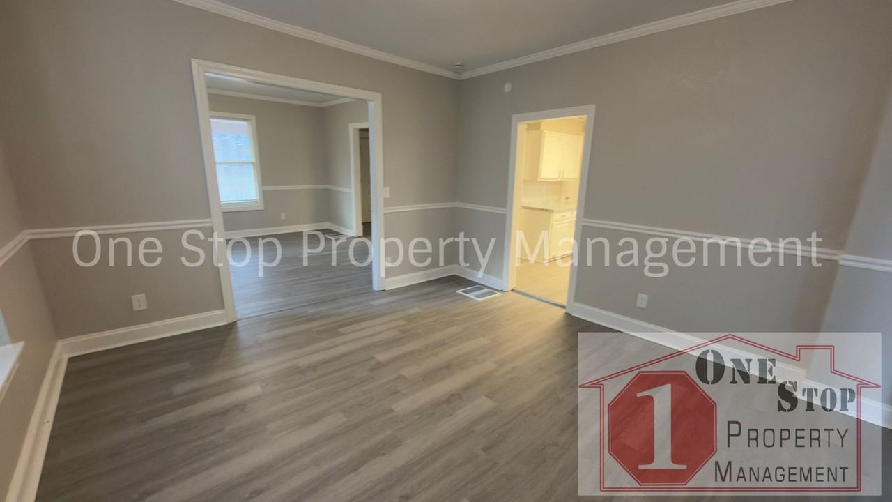 3427 Brooklyn Ave - Photo 5 of 20