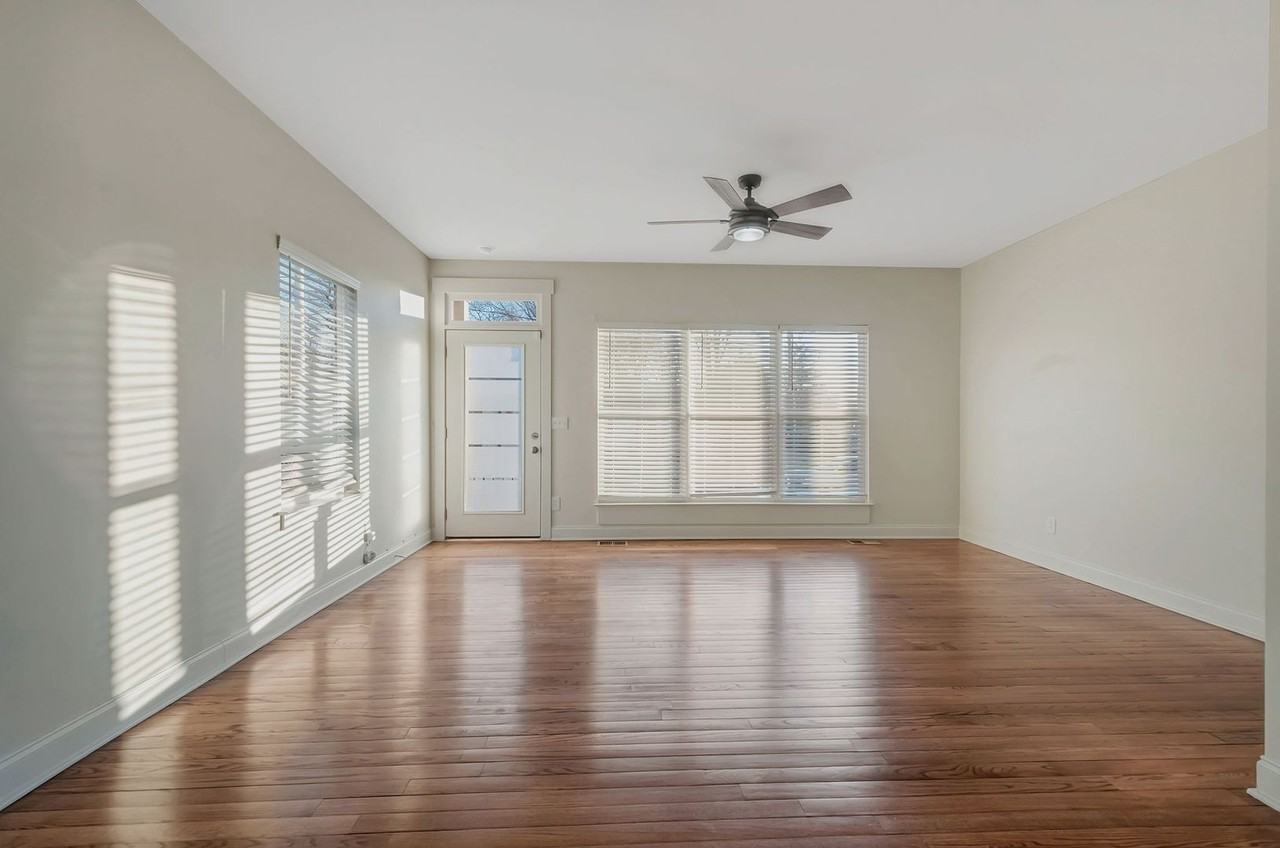 123 Berry St - Photo 3 of 23