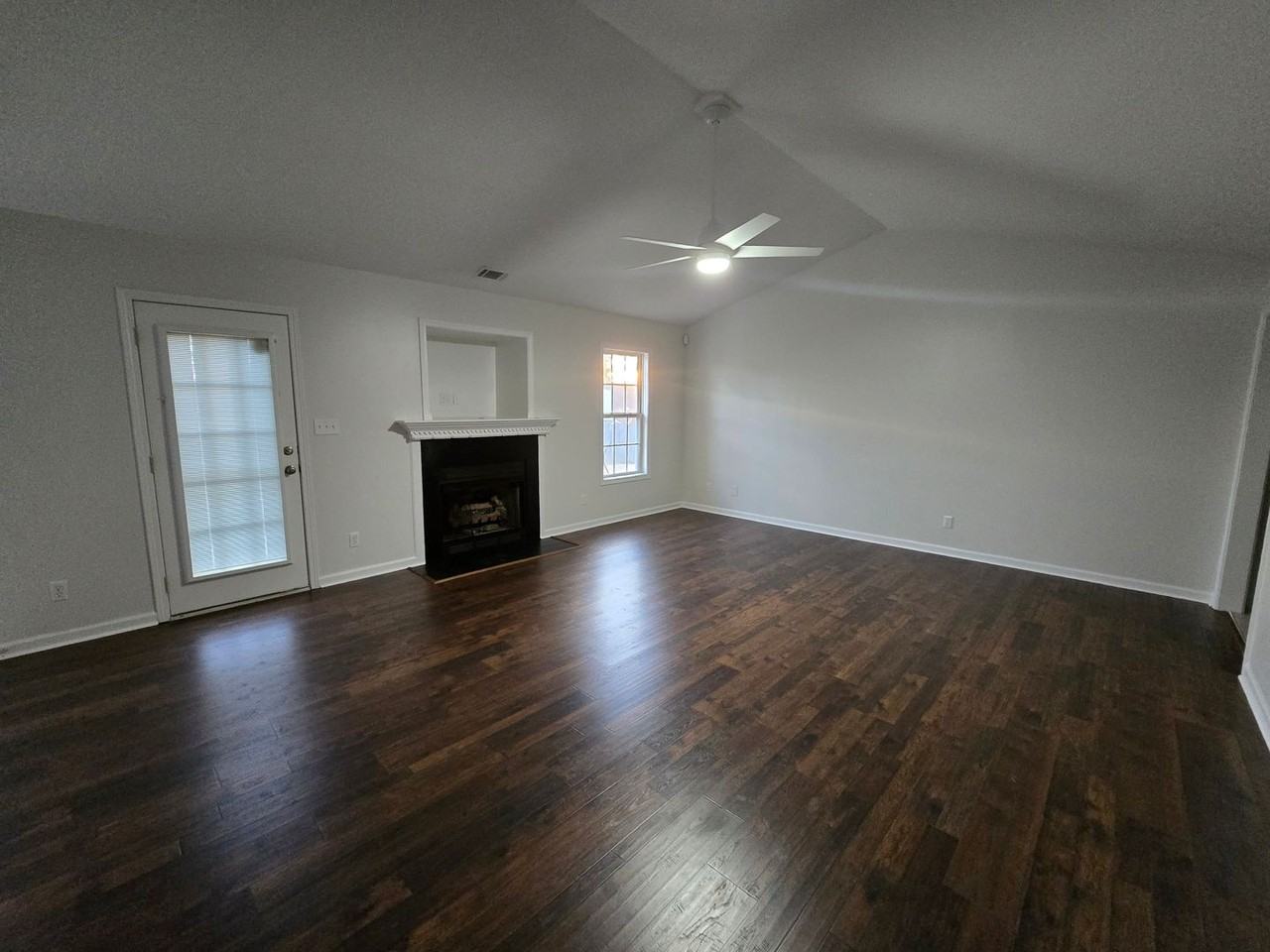 5113 Trophy Ct - Photo 2 of 32