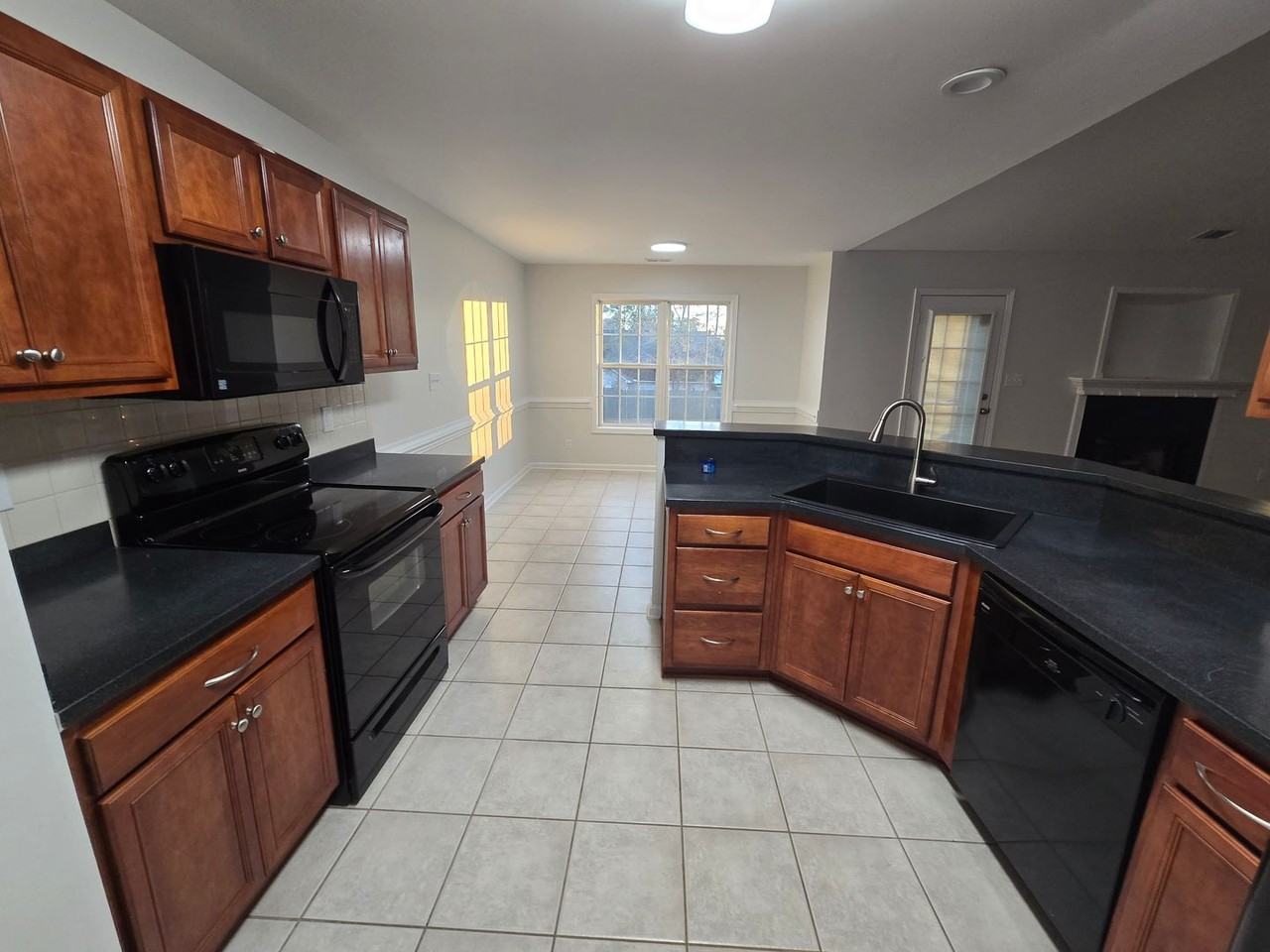 5113 Trophy Ct - Photo 3 of 32