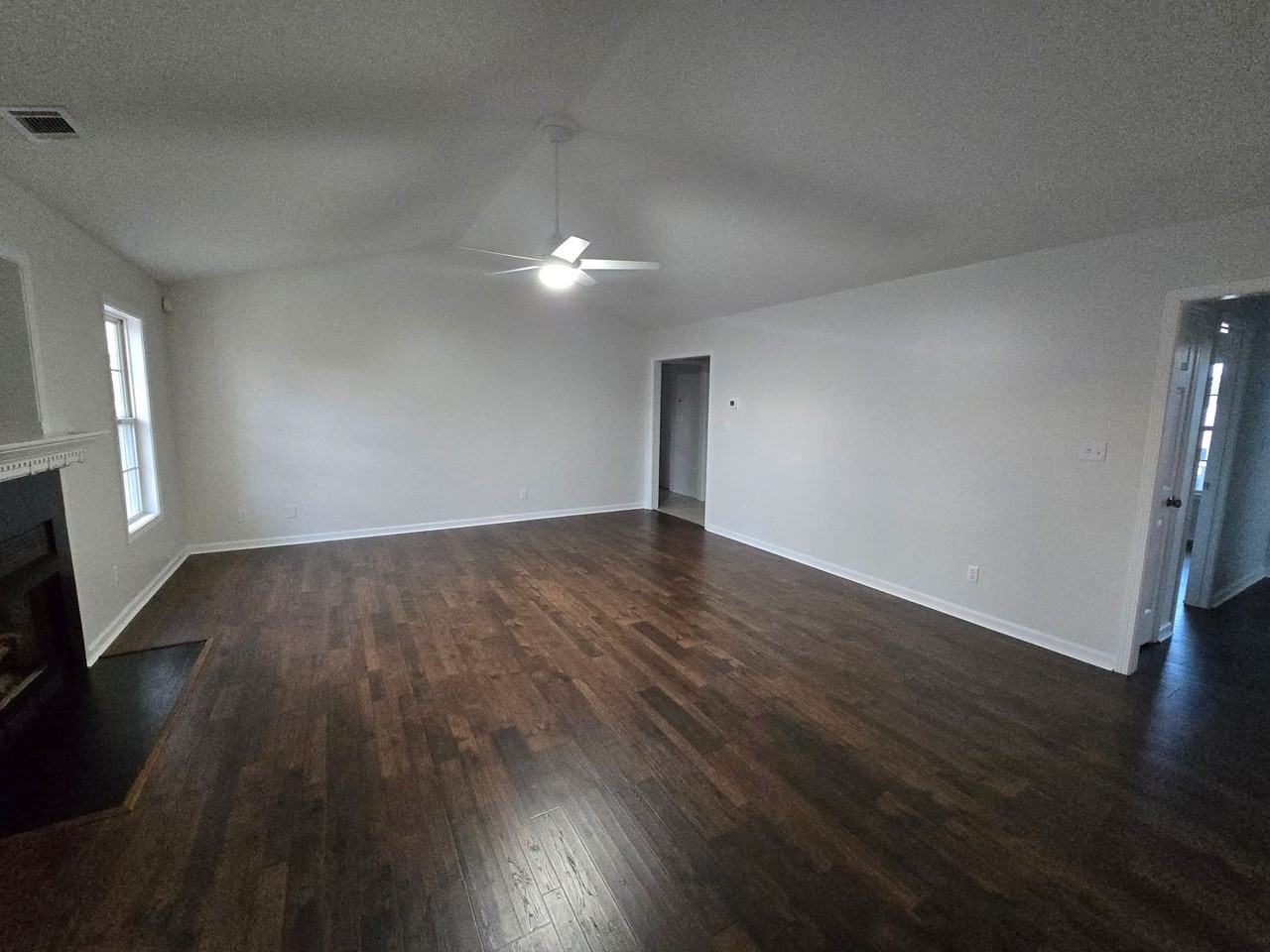 5113 Trophy Ct - Photo 4 of 32