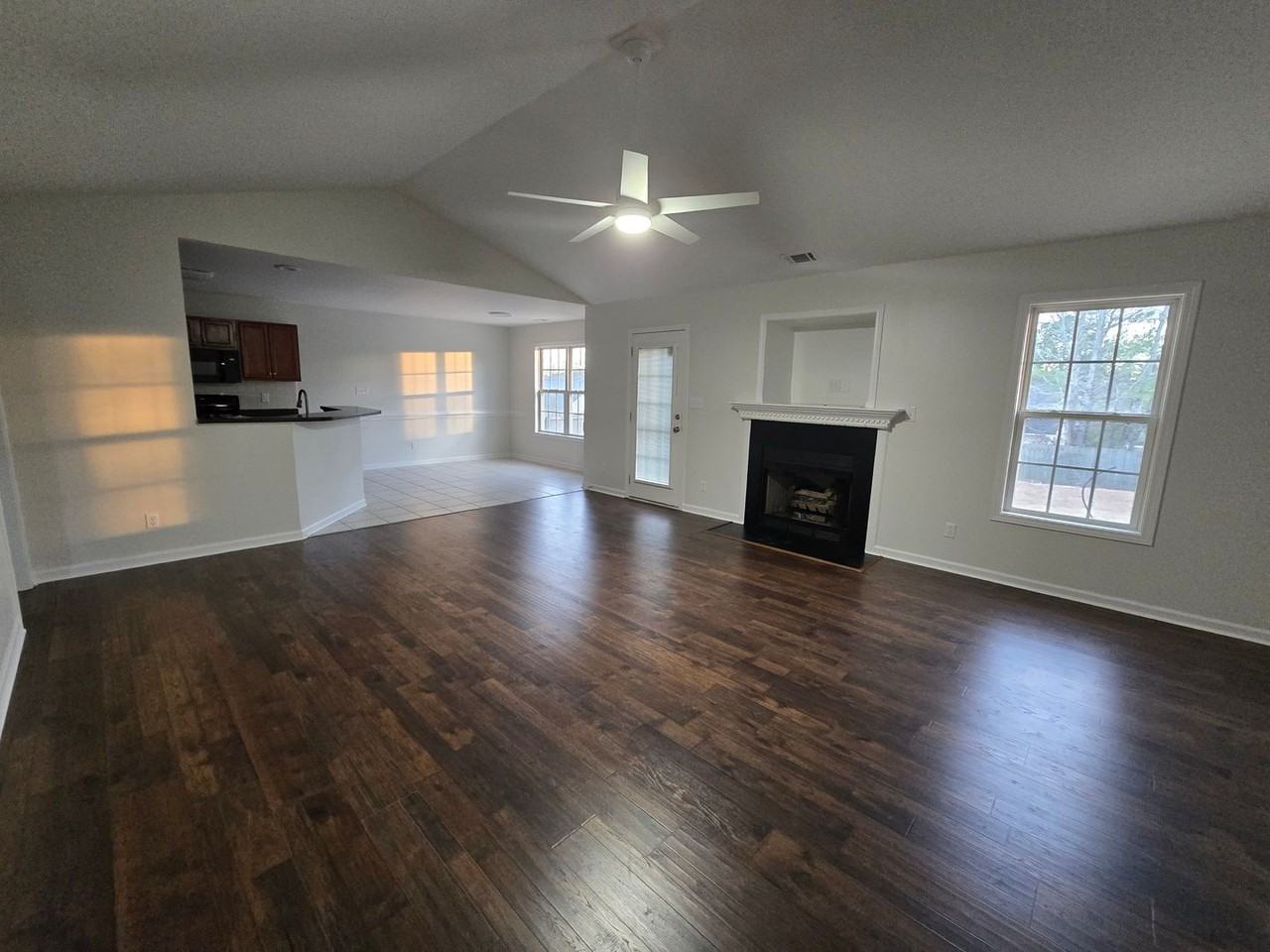 5113 Trophy Ct - Photo 6 of 32