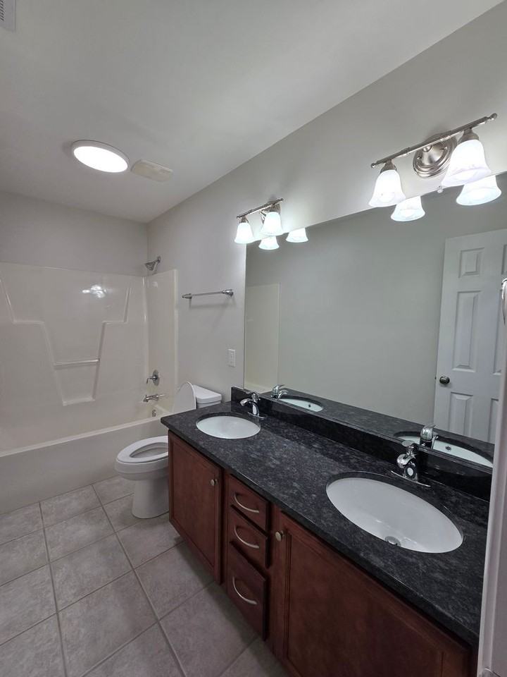 5113 Trophy Ct - Photo 7 of 32