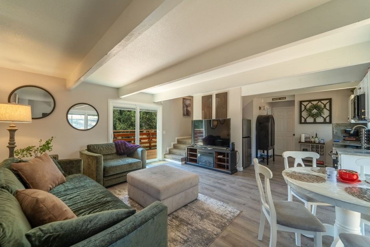 19220 Pleasantview Dr - Photo 3 of 24