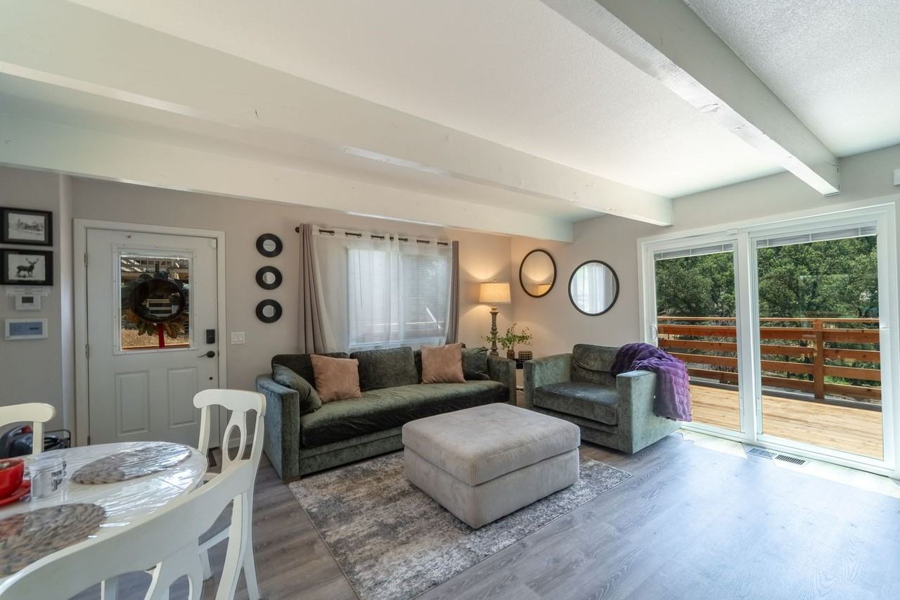 19220 Pleasantview Dr - Photo 4 of 24